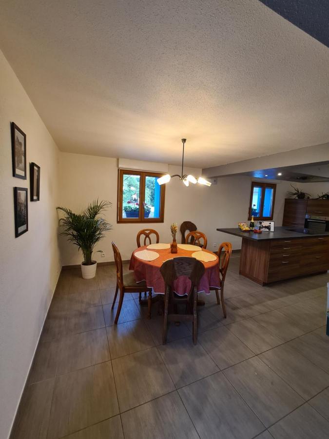 Agreable Appartement Avec Spa Proche De La Foret Brechaumont Luaran gambar
